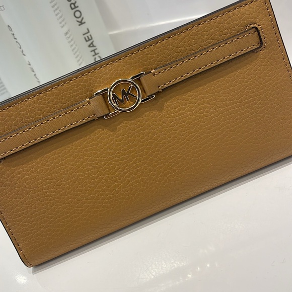 Michael Kors Reed Large Bifold Pebbled Leather Snap Wallet Card Case
Deer
NWT - Picture 2 of 16